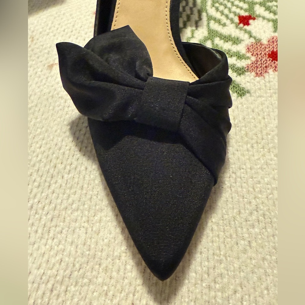 Nina Black Mini Matte Fabric Heels EUC size 9